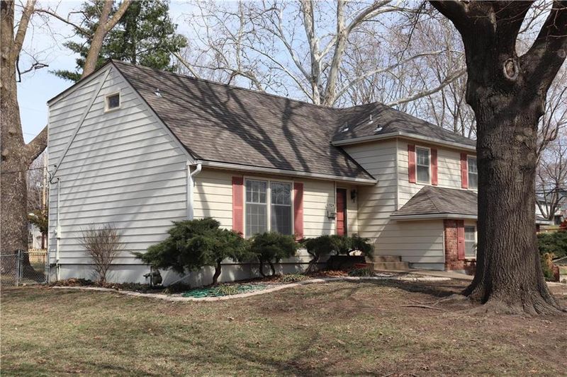11924 E 56th Ter, Kansas City, MO 64133