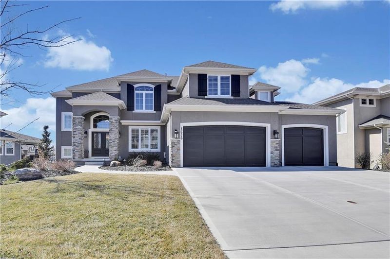 15216 Grant St, Overland Park, KS 66221