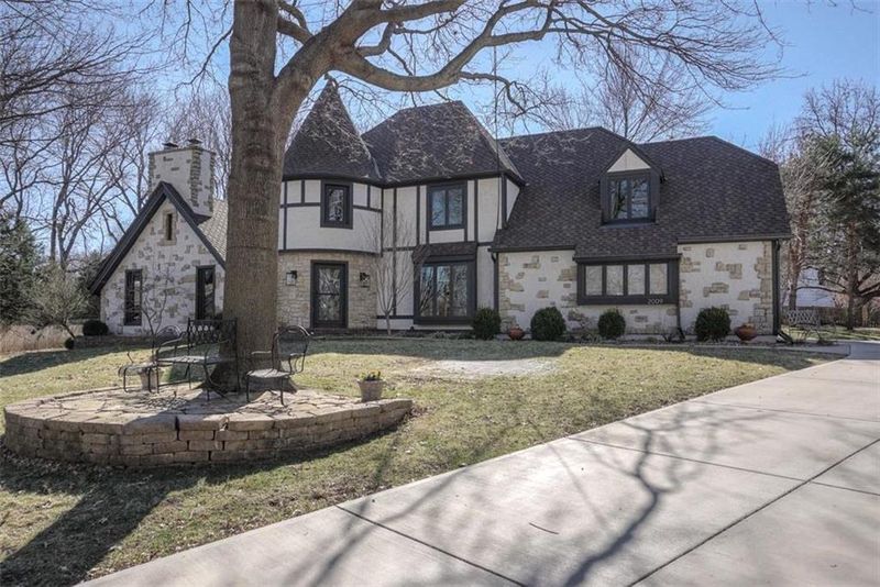 2009 W 127th St, Leawood, KS 66209