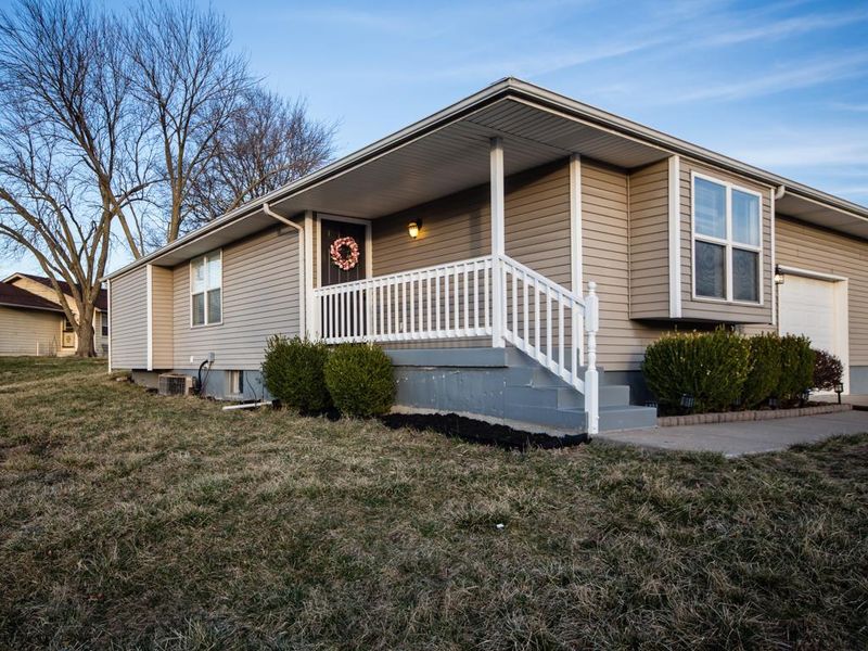 11800 E 47th Ter, Kansas City, MO 64133