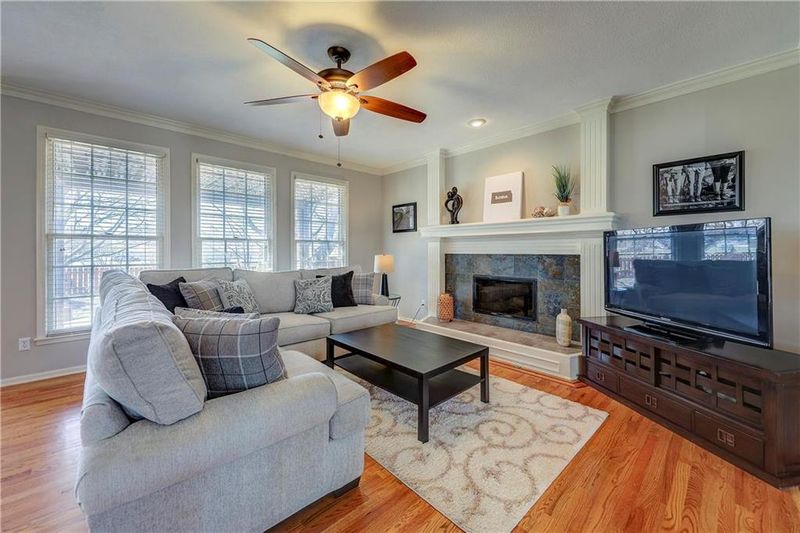 12916 Lucille St, Overland Park, KS 66213