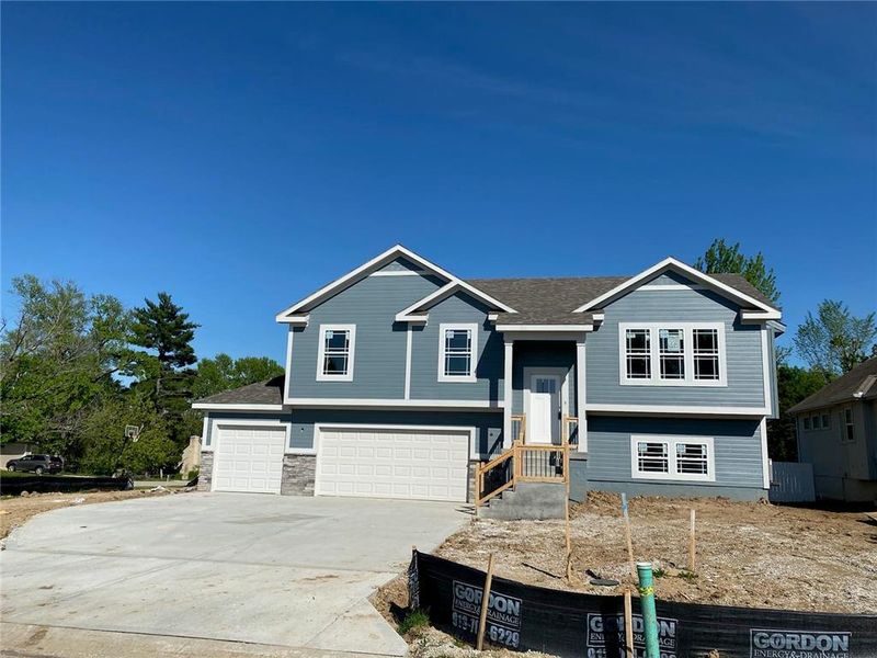 6711 Larson Ave, Kansas City, MO 64133