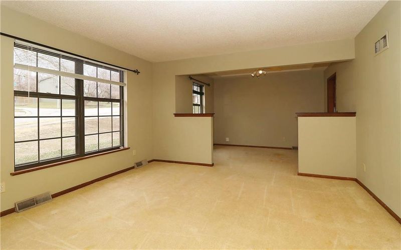 4005 E 110th Ter, Kansas City, MO 64137