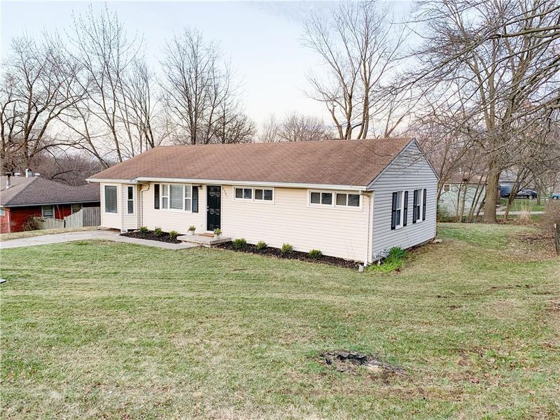 8901 N Cherry St, Kansas City, MO 64155