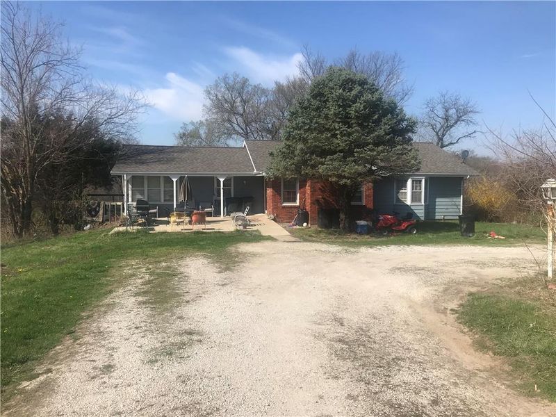 2948 Hutton Rd, Kansas City, KS 66109