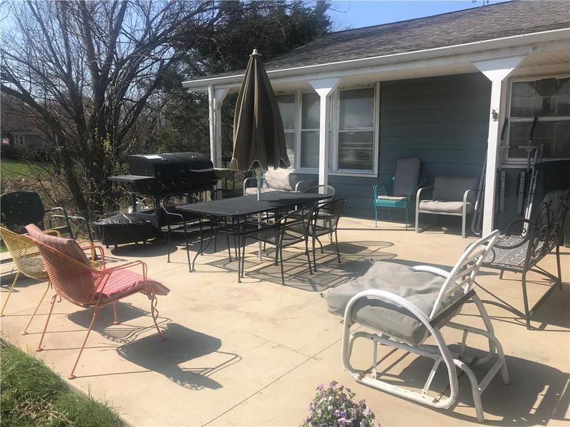 2948 Hutton Rd, Kansas City, KS 66109