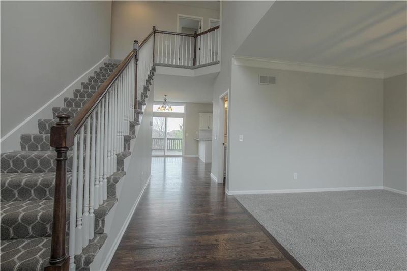 8832 NE 101st St, Kansas City, MO 64157