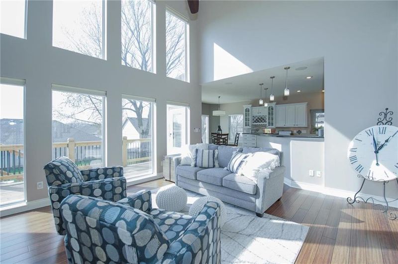 3920 SW Chatham Dr, Lee's Summit, MO 64082