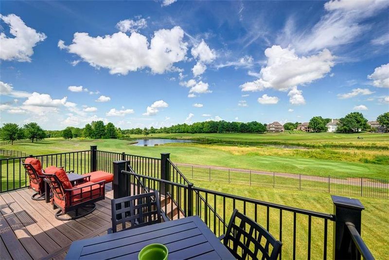 12835 Gillette St, Overland Park, KS 66213