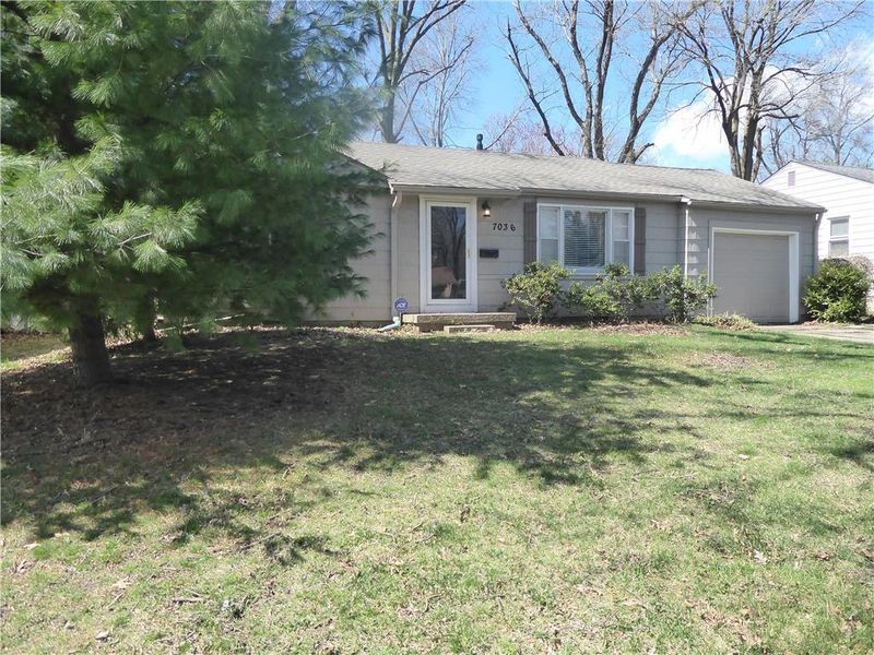 7036 Beverly St, Overland Park, KS 66204