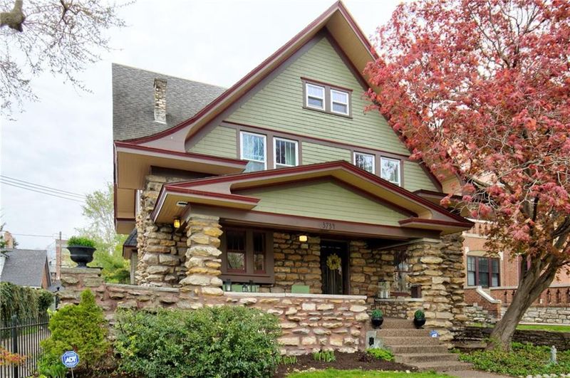 3734 Gillham Rd, Kansas City, MO 64111