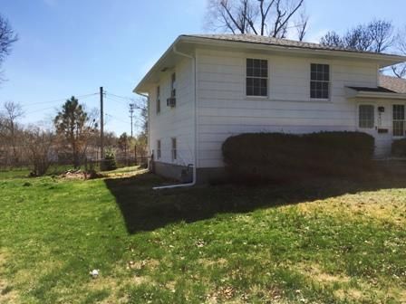 8411 E 92nd Pl, Kansas City, MO 64138