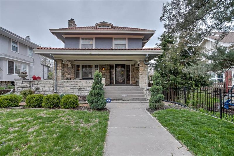 5710 Central St, Kansas City, MO 64113