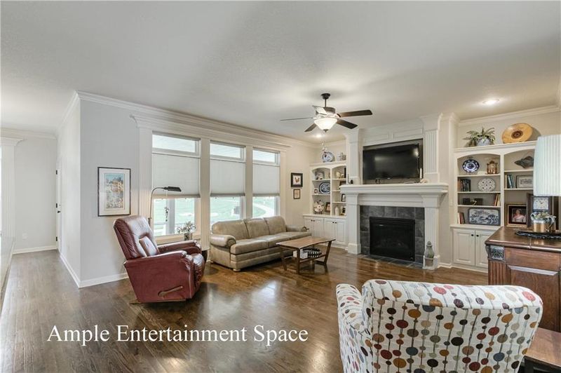 4636 SW Soldier Dr, Lee's Summit, MO 64082