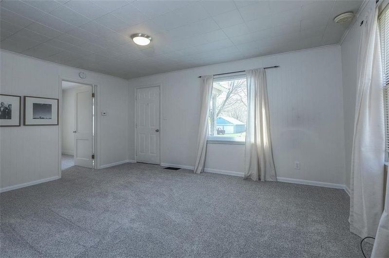 7631 Eby Ave, Overland Park, KS 66204