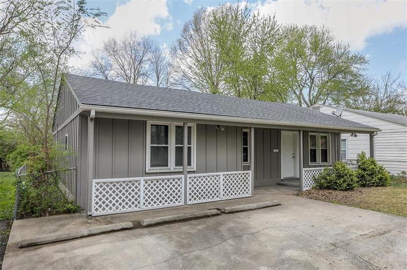9050 Walnut St, Kansas City, MO 64114