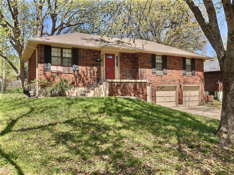 9016 E 90th Ter, Kansas City, MO 64138