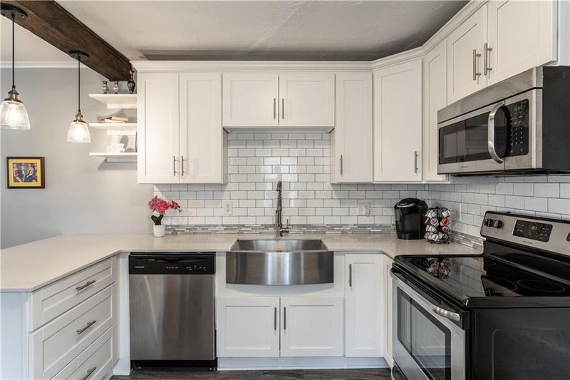 7812 Summit St, Kansas City, MO 64114