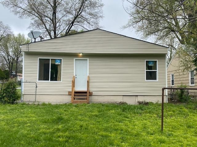 3001 E 73rd St, Kansas City, MO 64132