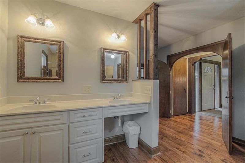 9110 E 88th Ter, Kansas City, MO 64138