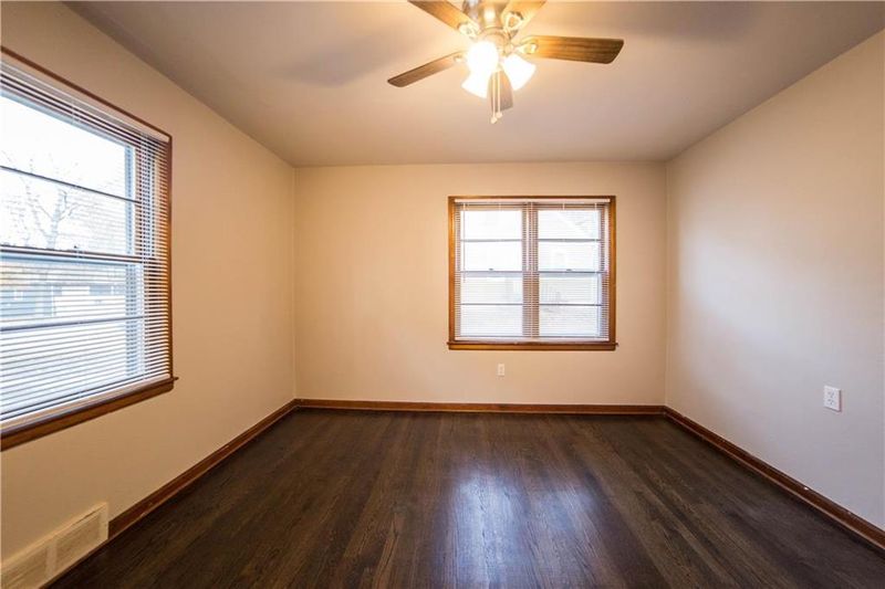 8709 E 77th St, Kansas City, MO 64138