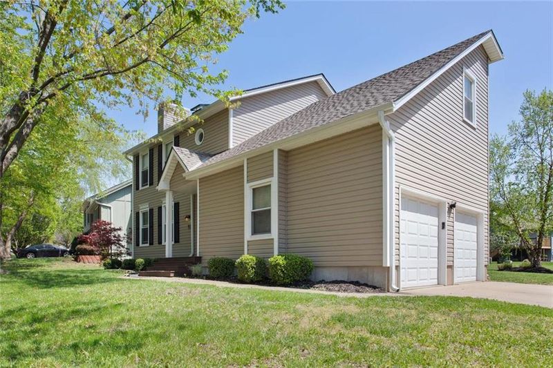15221 Lamar Ave, Overland Park, KS 66223
