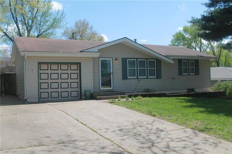 7007 NW 75 St, Kansas City, MO 64152