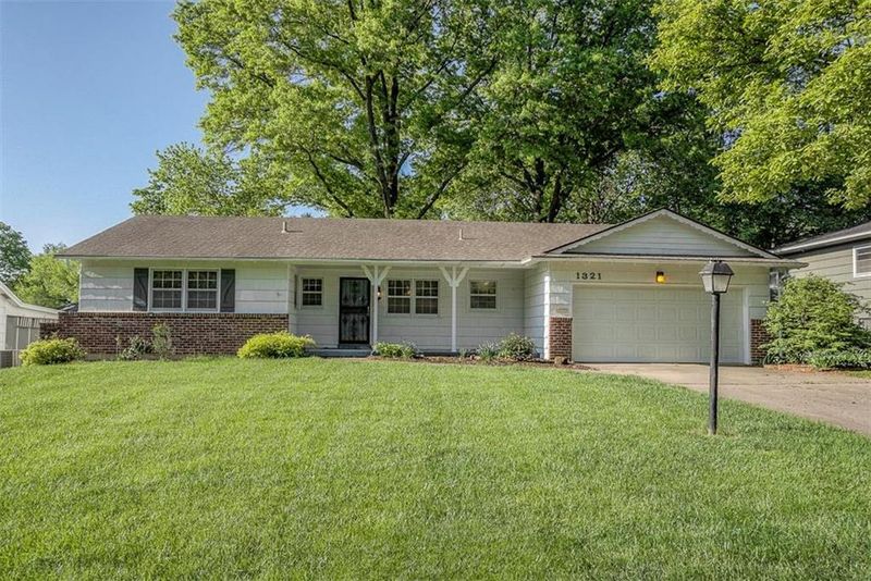1321 E 100th Ter, Kansas City, MO 64131