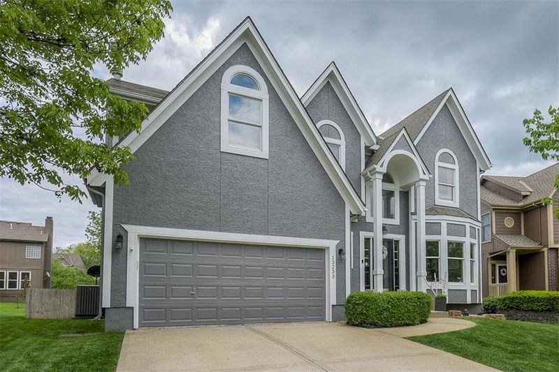 13233 King St, Overland Park, KS 66213