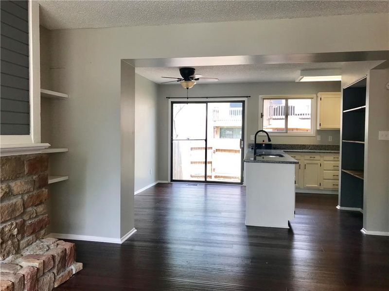 12874 W 109th St, Overland Park, KS 66210