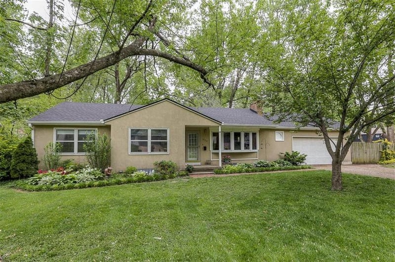 9514 Windsor St, Overland Park, KS 66206