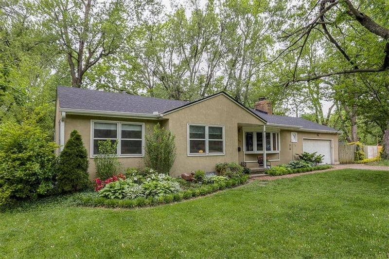 9514 Windsor St, Overland Park, KS 66206