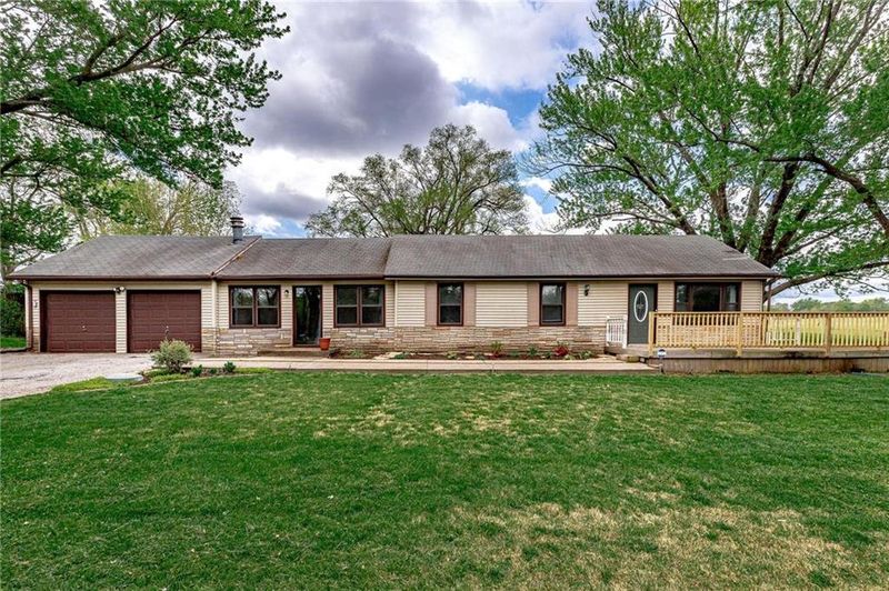 8721 Walker Ave, Kansas City, KS 66112