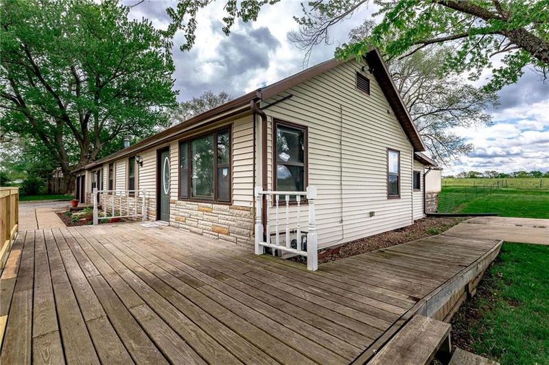 8721 Walker Ave, Kansas City, KS 66112