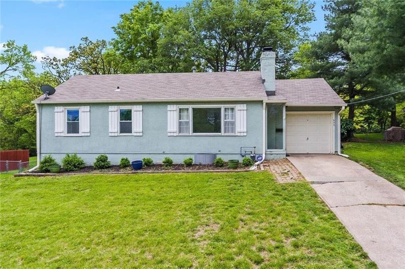 633 E 96th St, Kansas City, MO 64131