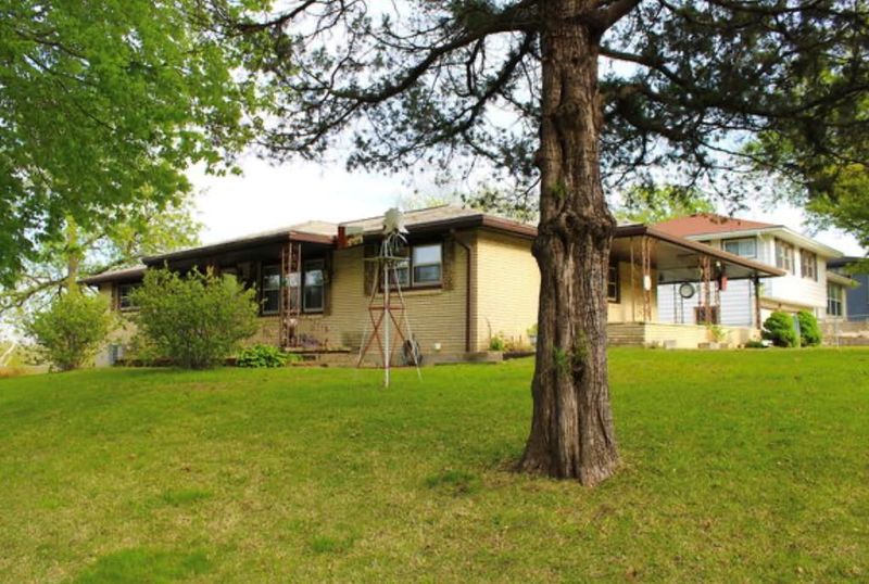 701 S 74th Ter, Kansas City, KS 66111