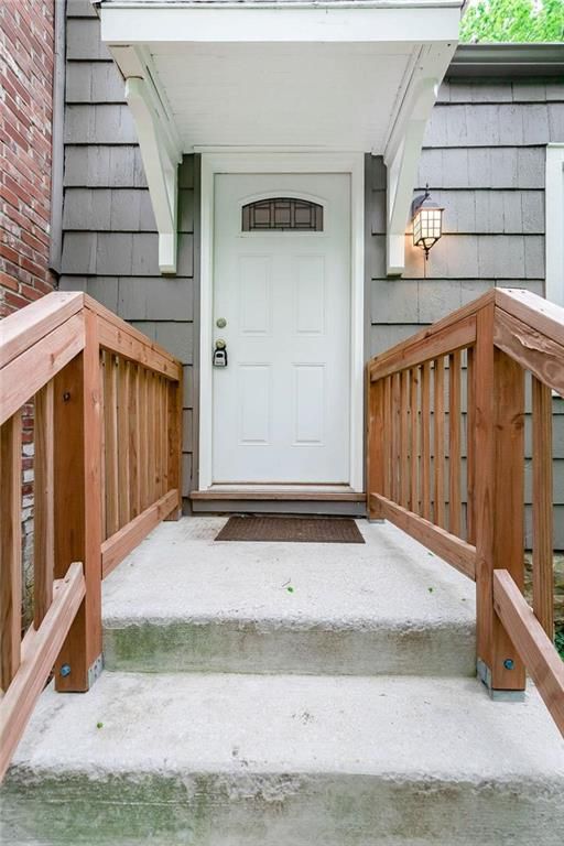 8422 Oldham Rd, Kansas City, MO 64138