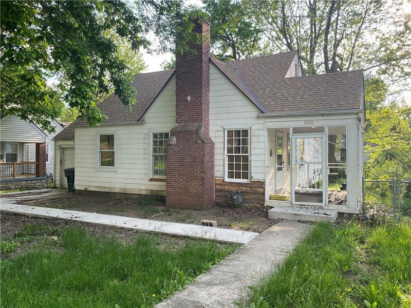 8008 Flora Ave, Kansas City, MO 64131