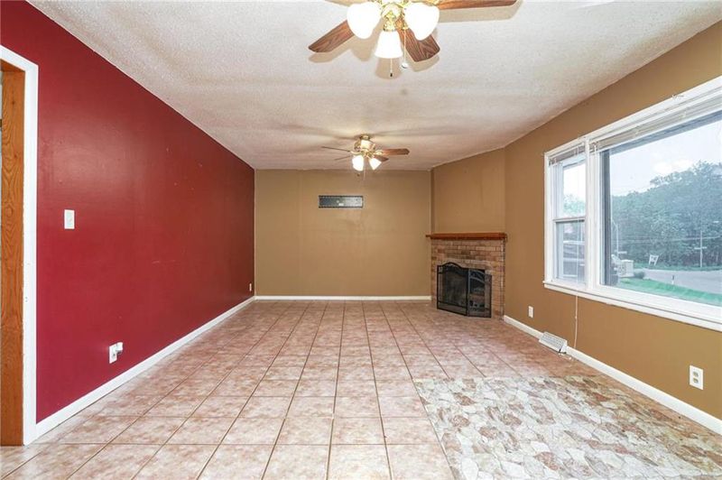 10722 E 43rd St, Kansas City, MO 64133
