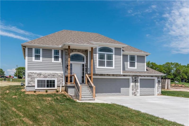 11299 Yecker Ave, Kansas City, KS 66109