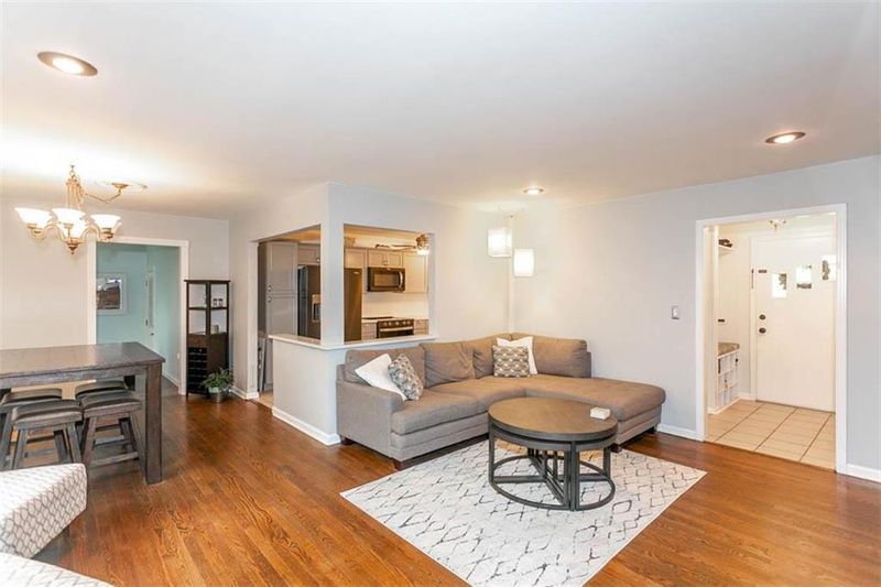 7544 Baltimore Ave, Kansas City, MO 64114