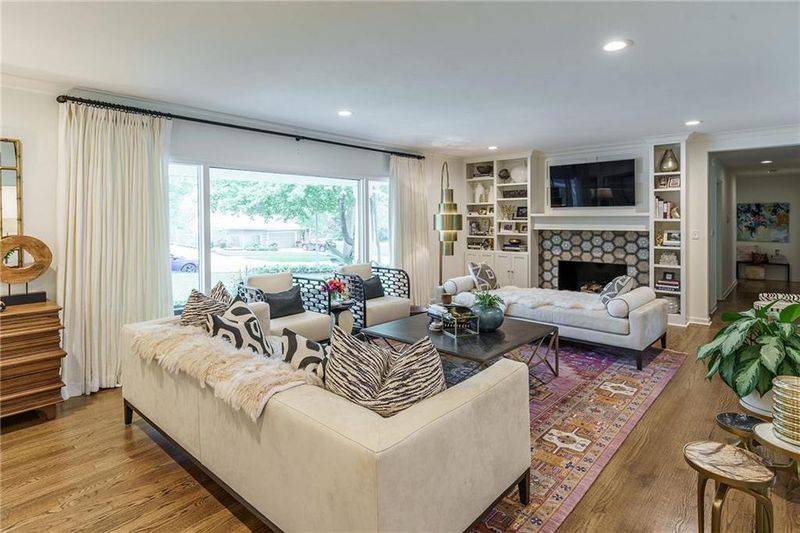 1228 W 66th Ter, Kansas City, MO 64113