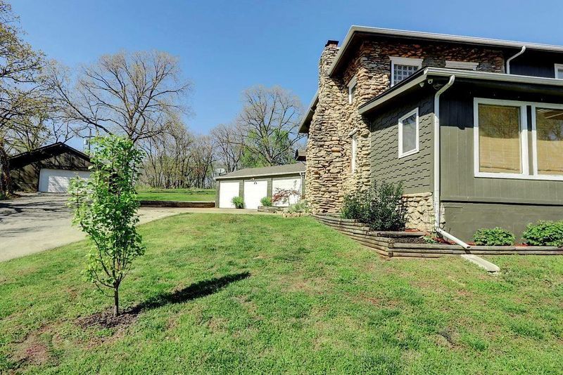 6970 E 47th Ter, Kansas City, MO 64129