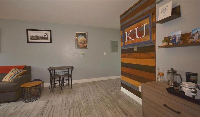 600 E 8th St #11T, Kansas City, MO 64106