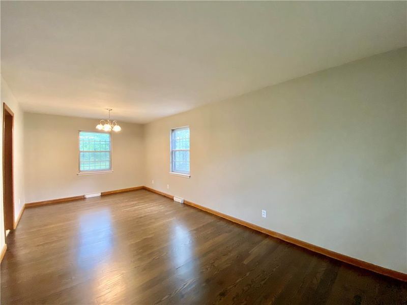 4402 E 111th Ter, Kansas City, MO 64137
