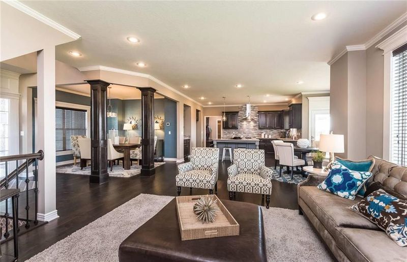 120 SE Riley St, Lee's Summit, MO 64064