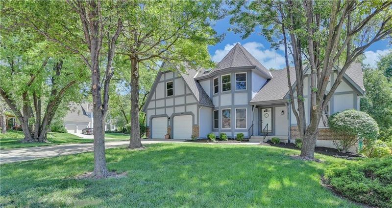 11601 Hauser St, Overland Park, KS 66210