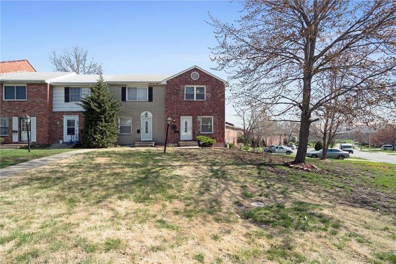8817 Sycamore Ave, Kansas City, MO 64138