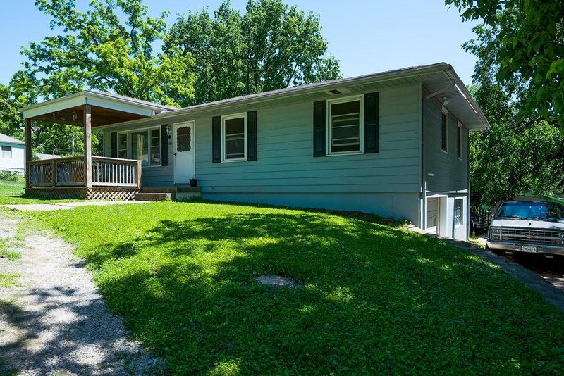 3845 Windsor Rd, Kansas City, MO 64133