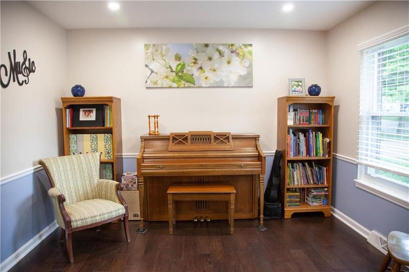 7909 N Forest Ave, Kansas City, MO 64118